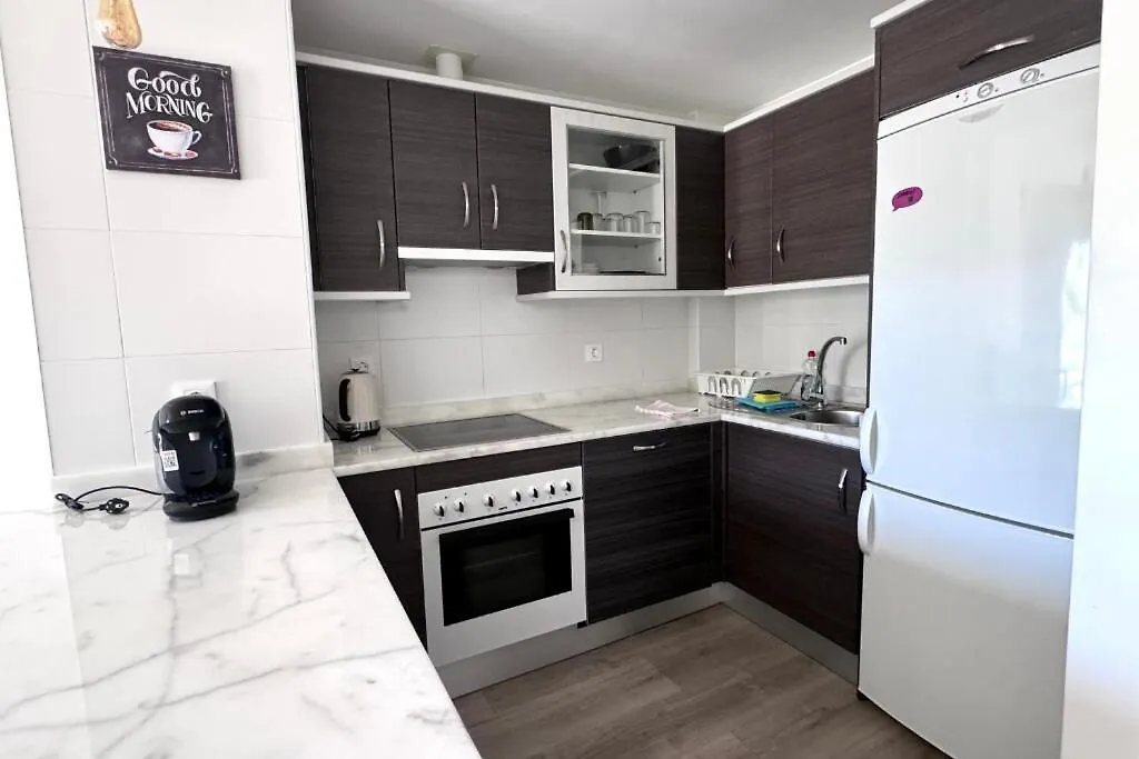 Bright And Quiet Apartment With A Pool 마닐바